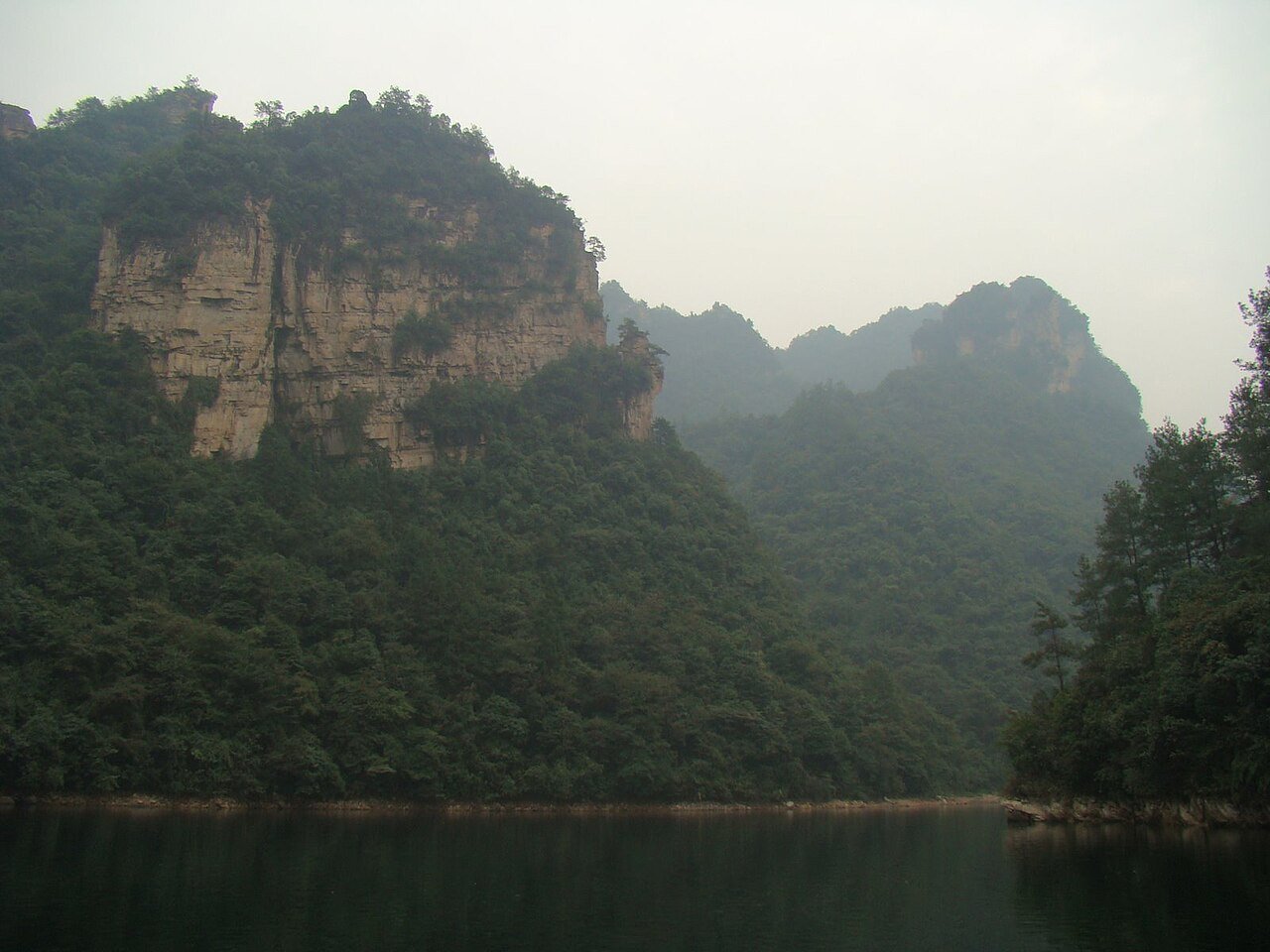 Baofeng Lake.