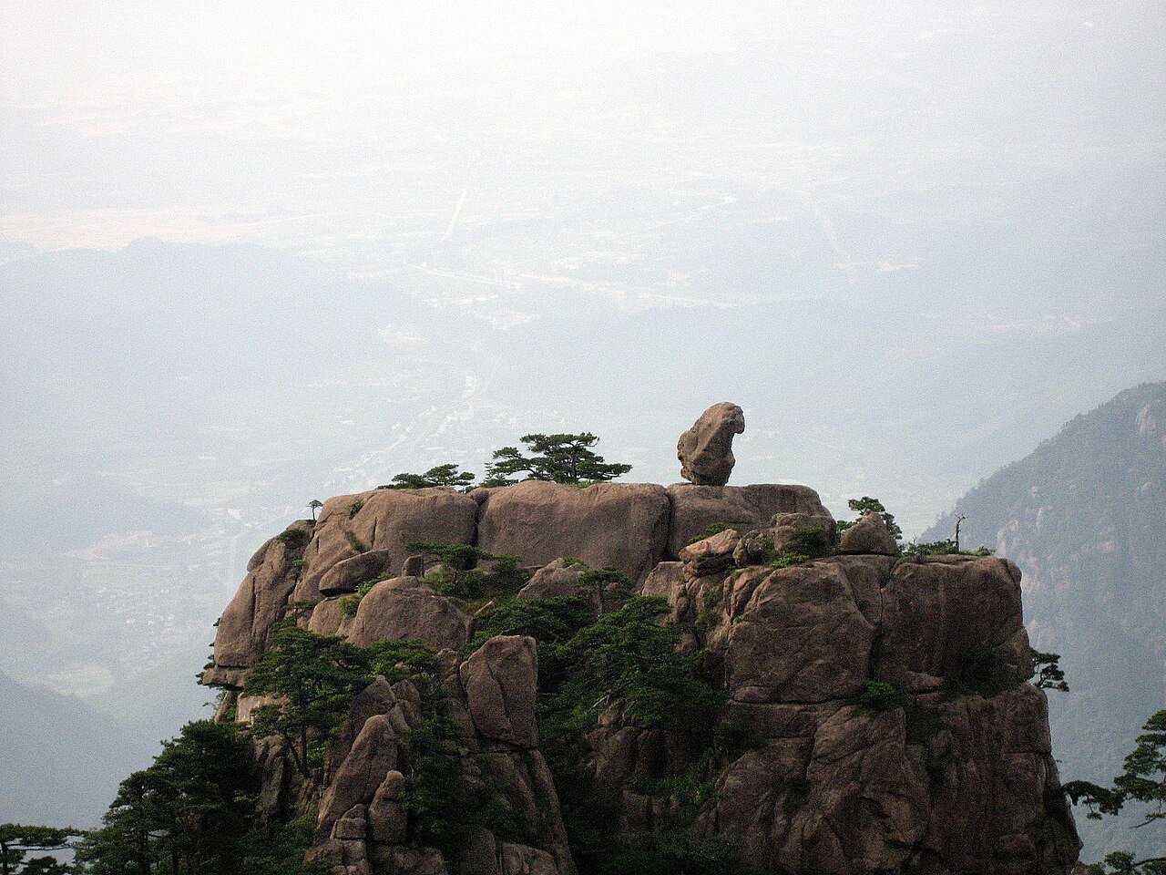 Huangshan Monkey Watching Sea.